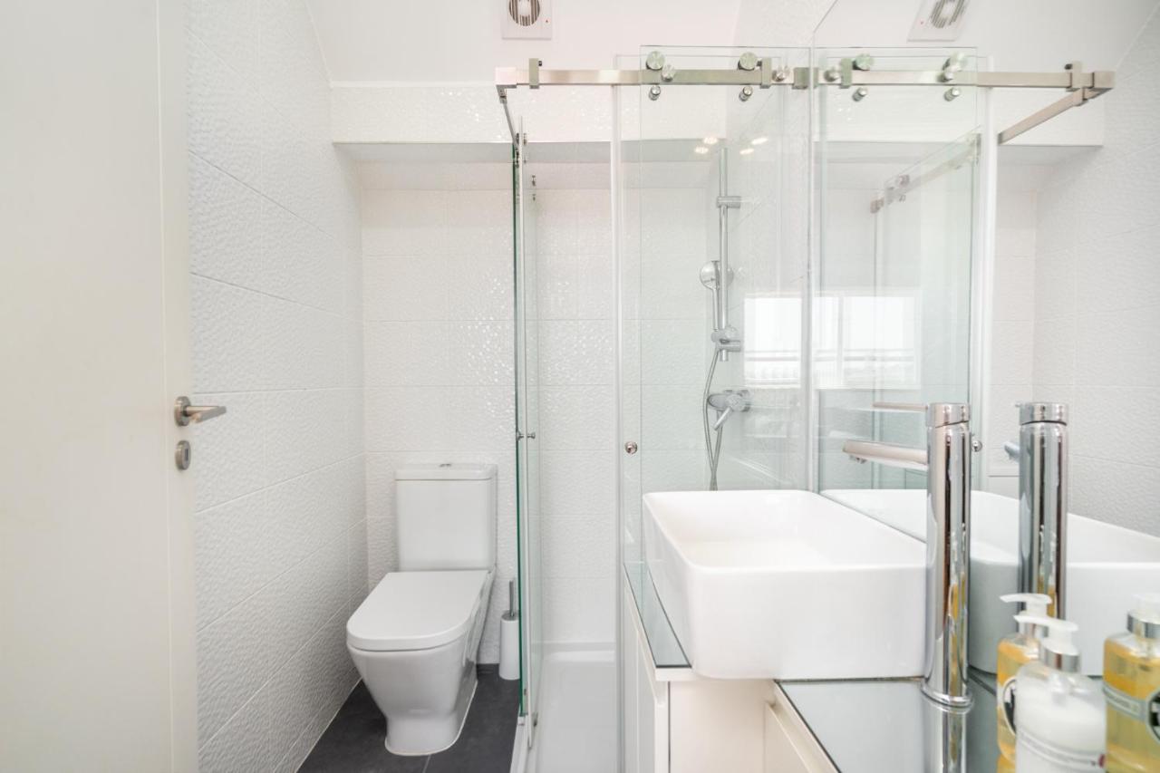Whome | Premium River View Apartment Лиссабон Экстерьер фото